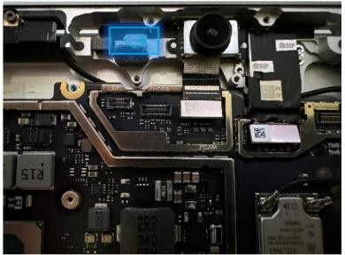Screenshot that shows residual thermal putty area being cleaned with swab.