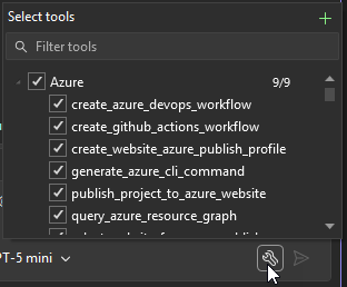 Zrzut ekranu przedstawiający okienko czatu z kliknięciem przycisku wybierz narzędzia w programie Visual Studio 2026.
