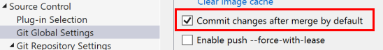 Zrzut ekranu przedstawiający pole wyboru, aby domyślnie zatwierdzać zmiany po scaleniu w oknie dialogowym Opcje w programie Visual Studio.