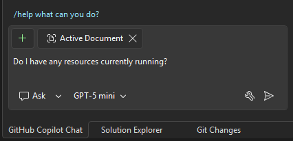 Captura de tela que mostra um prompt de exemplo digitado na área de chat no Visual Studio 2026.